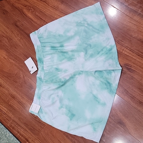 NWT plus size Nike tie dye mesh shorts - Picture 6 of 8